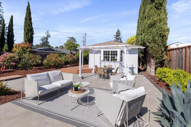 244 Hillview Avenue, Redwood City CA: https://media.crmls.org/mediaz/811062d7-8c78-49d4-b5a6-dddcca7d2d6c.jpg
