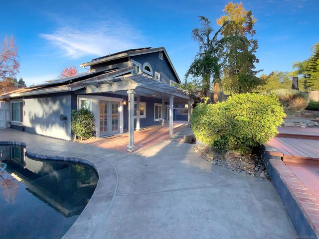 23459 Barona Mesa Rd, Ramona CA: https://media.crmls.org/mediaz/81107e74-c9de-4e16-93b1-b294e86db371.jpg