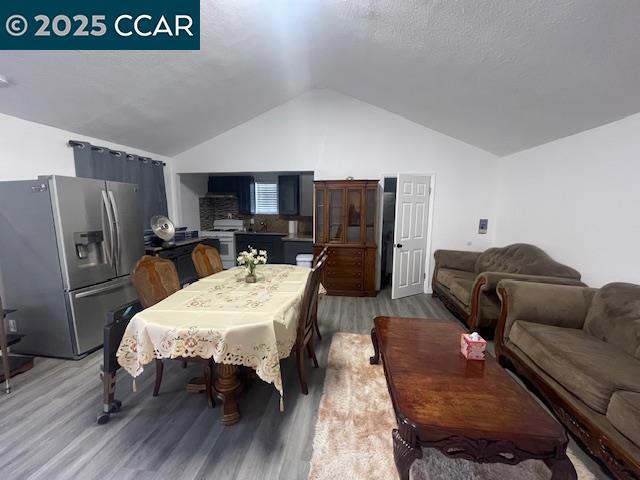 29668 Dixon St, Hayward CA: https://media.crmls.org/mediaz/8110f3e1-4758-45db-a732-933816f79692.jpg