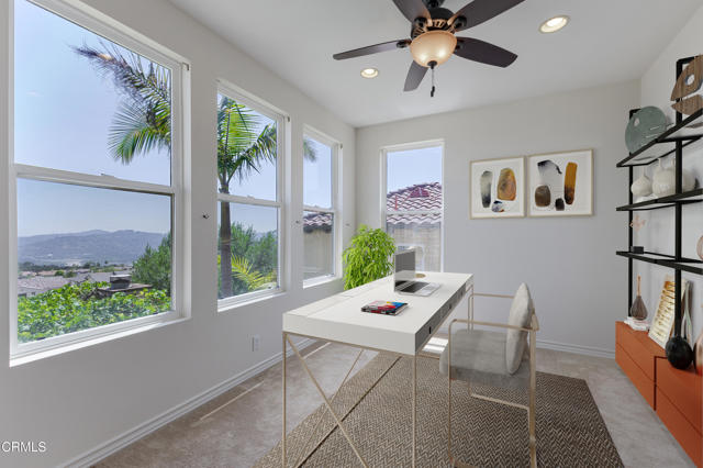 3911 Lilac Canyon Lane, Altadena CA: https://media.crmls.org/mediaz/8111a04a-f534-4aa1-96a4-7414e300171b.jpg