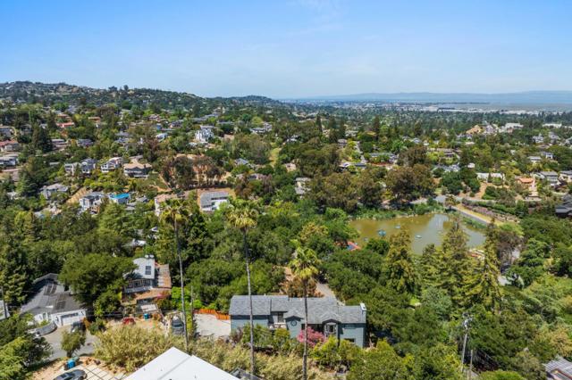 3554 Oak Knoll Drive, Redwood City CA: https://media.crmls.org/mediaz/8111b85a-b85f-47c9-a890-cef1a704f8d3.jpg