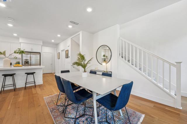 5860 Midnight Place, Dublin CA: https://media.crmls.org/mediaz/8111cc00-4fdc-4f33-8cc0-17736eab0d5a.jpg