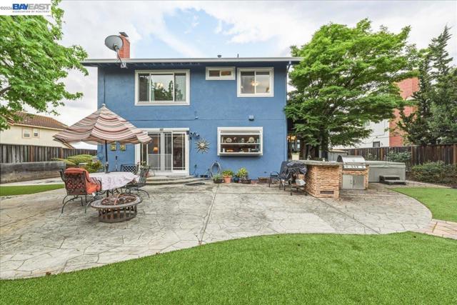 466 Crystalline Dr, Fremont CA: https://media.crmls.org/mediaz/8111fe98-77ec-4938-bda2-27f7c4a844fd.jpg