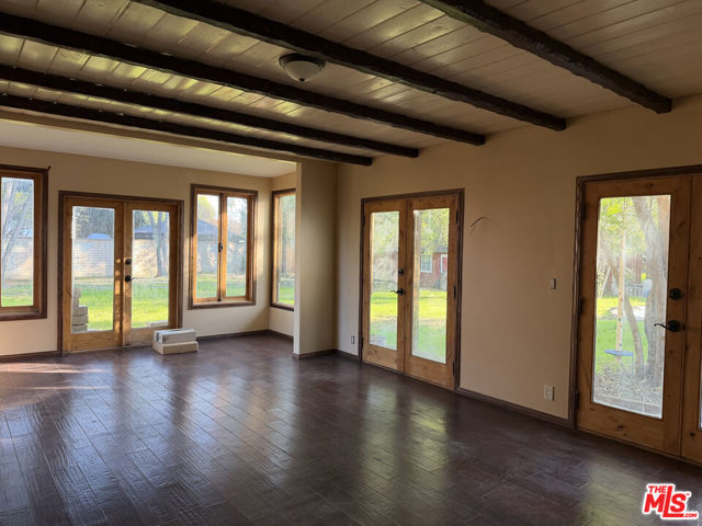 5952 Lubao Avenue, Woodland Hills CA: https://media.crmls.org/mediaz/81123391-89e0-4f9a-ad0e-22ba33f22287.jpg