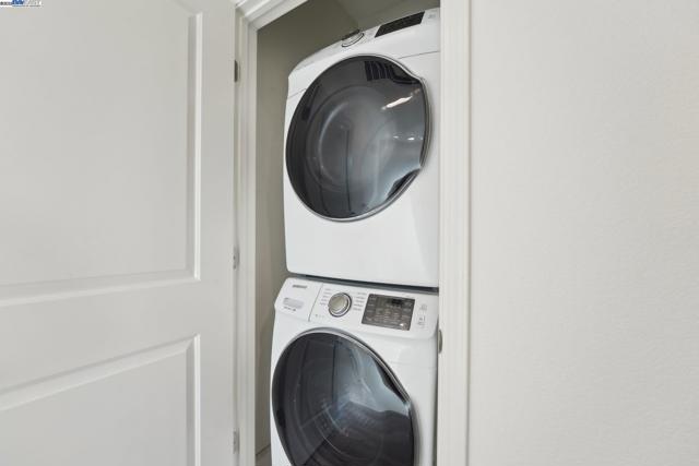 5743 Oceanspray Rd, Newark CA: https://media.crmls.org/mediaz/811233a1-72d7-4658-9789-ce20614ae0df.jpg