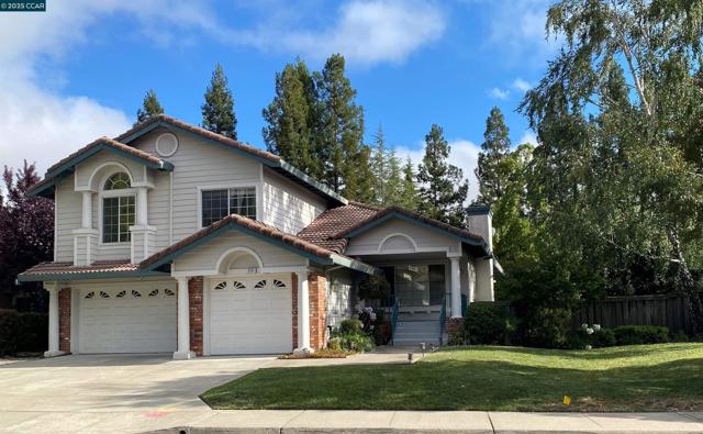 4231 Knollview Dr, Danville CA: https://media.crmls.org/mediaz/81124abc-ed63-4014-a232-fb245a21f55d.jpg