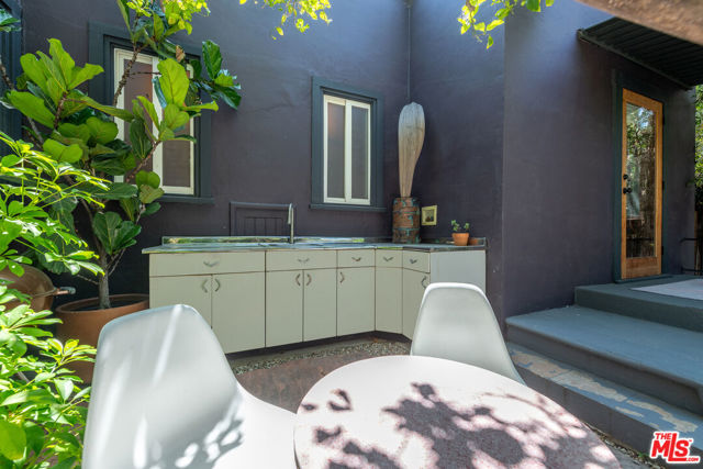 1207 Poinsettia Drive, West Hollywood CA: https://media.crmls.org/mediaz/81128208-f804-422d-b738-19b525eacb62.jpg