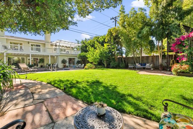 10500 Creston Drive, Los Altos CA: https://media.crmls.org/mediaz/81139214-f318-4807-84fa-afea7b28b896.jpg