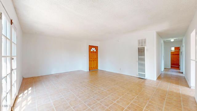 9575 Bolton Avenue, Montclair CA: https://media.crmls.org/mediaz/8113bf76-6c93-436c-b603-4f38fa3883cf.jpg