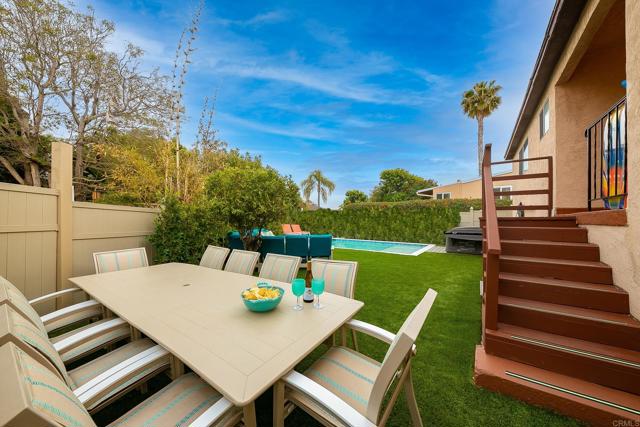 Detail Gallery Image 18 of 45 For 965 Rosecrans Street, San Diego,  CA 92106 - 4 Beds | 2/3 Baths