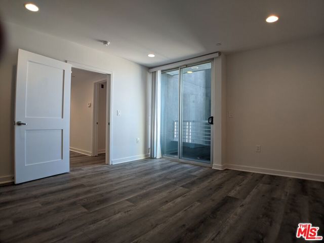 5143 White Oak Avenue, Encino CA: https://media.crmls.org/mediaz/81146151-62c6-4534-bff1-7bc8d7738f5d.jpg