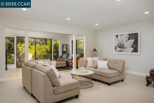 1224 Canyonwood Ct, Walnut Creek CA: https://media.crmls.org/mediaz/811613b0-d7ad-445b-877d-e92f92769240.jpg