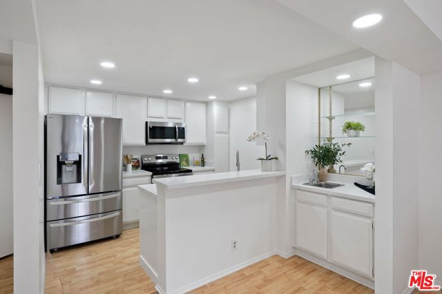 10535 Wilshire Boulevard, Los Angeles CA: https://media.crmls.org/mediaz/8116795a-5cc3-4d48-ab0d-c5dc11b7c2aa.jpg