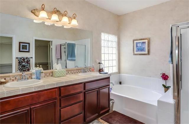 988 Alta, Palm Springs CA: https://media.crmls.org/mediaz/81173eaf-7095-44b0-8993-fd724e1c215e.jpg