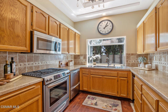 3109 E Hillcrest Drive, Westlake Village CA: https://media.crmls.org/mediaz/81179be7-1e94-455f-9c42-af4f5d34e505.jpg
