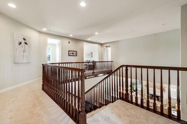 571 Lynwood Dr, Encinitas CA: https://media.crmls.org/mediaz/8117af30-4ccd-44a6-ba58-40867819aca2.jpg