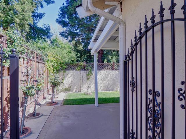 4950 Scarlett Way, San Jose CA: https://media.crmls.org/mediaz/8117d539-3a60-4306-a206-2a9434e868e6.jpg
