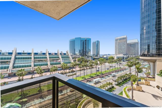 200 Harbor Dr, San Diego CA: https://media.crmls.org/mediaz/811832a3-d028-4787-8e98-c2c6acde6f41.jpg