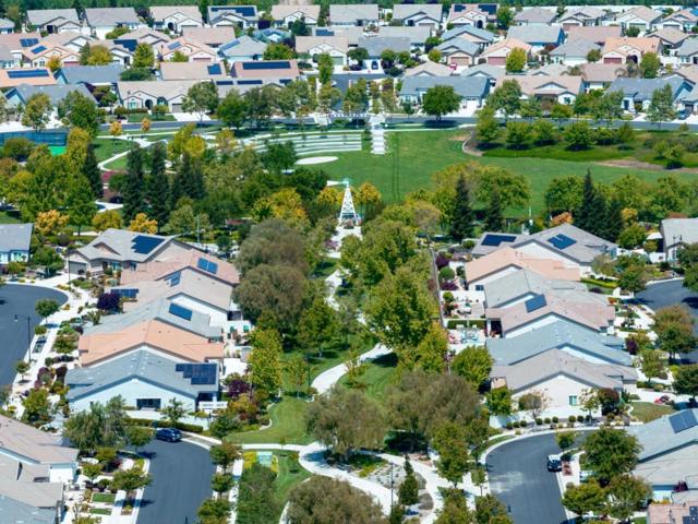 2671 Glen Echo Lane, Manteca CA: https://media.crmls.org/mediaz/81185e21-e3a2-4ae7-a4fc-e91c45aa4a92.jpg