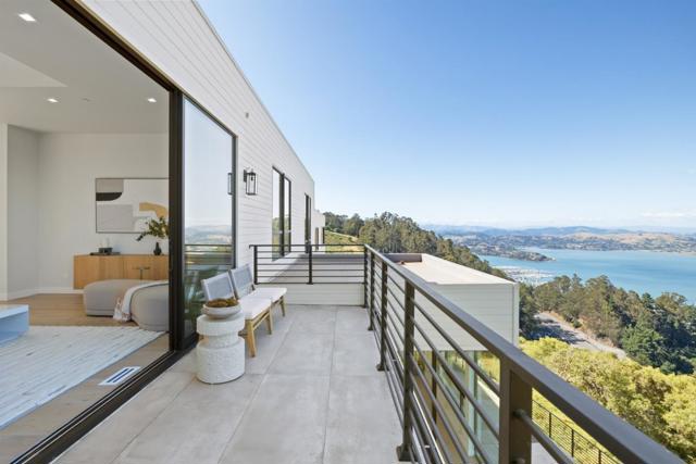 3 Wolfback Ridge Road, Sausalito CA: https://media.crmls.org/mediaz/81186be9-7a03-4d03-8747-7ecb963aef2a.jpg