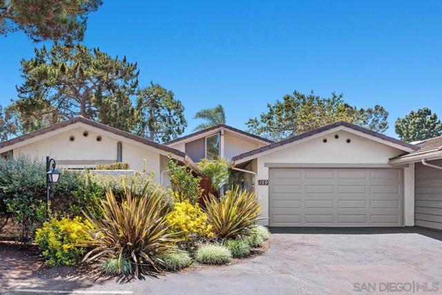 159 Mexicali Ct, Solana Beach CA: https://media.crmls.org/mediaz/8118a473-e0eb-413a-b95b-1c6233042009.jpg