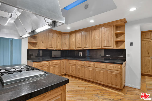 602 Foothill Road photo 17
