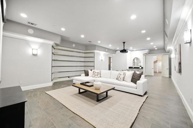 12252 Menalto Drive, Los Altos Hills CA: https://media.crmls.org/mediaz/81193321-331b-4ff6-bcd1-a955ab333c05.jpg