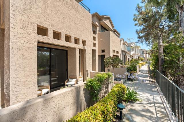 4347 Nobel Dr, San Diego CA: https://media.crmls.org/mediaz/811947cc-d859-40f2-b43d-e826f8146a33.jpg