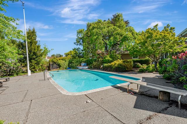 280 Uplands Drive, Hillsborough CA: https://media.crmls.org/mediaz/81199bb4-6153-4745-ac53-f476ff2b769a.jpg