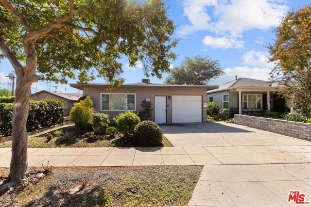 262 Macdonald Street, Pasadena CA: https://media.crmls.org/mediaz/811a4df8-3ac4-46e0-b24d-5db201479e48.jpg