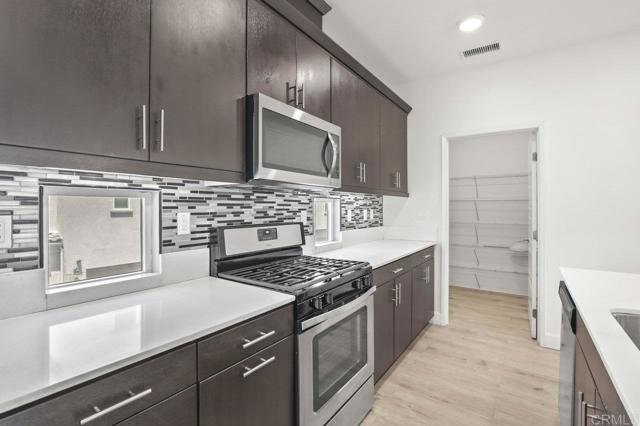 5140 Calle Sand Arch, San Diego CA: https://media.crmls.org/mediaz/811bd08f-c8f7-4843-af89-47b101a1d3fc.jpg