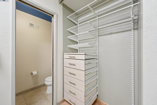 4942 Rocklin Dr, Union City CA: https://media.crmls.org/mediaz/811c3742-7881-42e9-872f-2f03248af953.jpg