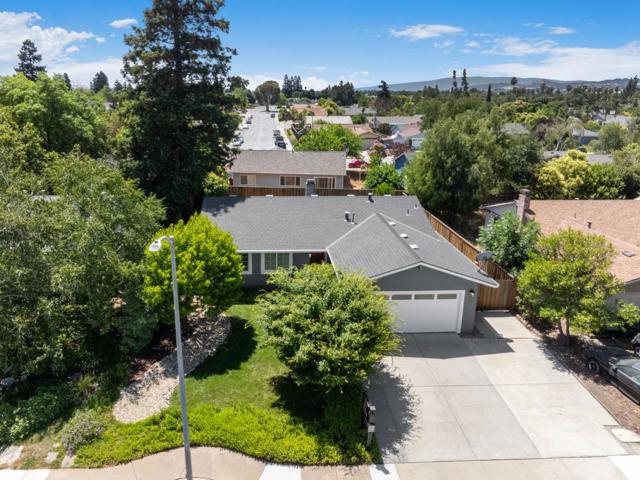 1660 Bluebonnet Way, Morgan Hill CA: https://media.crmls.org/mediaz/811c480f-7c18-4d41-b5fd-f3c95263fa91.jpg