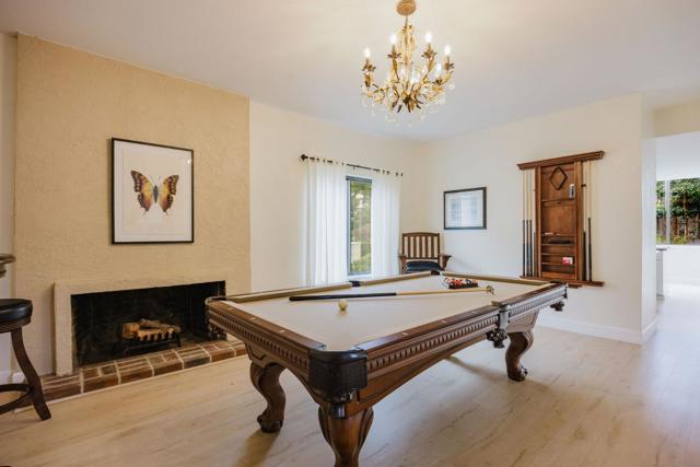 2329 Burning Tree Road, Half Moon Bay CA: https://media.crmls.org/mediaz/811c4bb8-5604-41df-9772-795b44edd83b.jpg