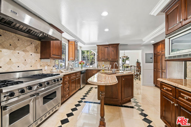 2461 Jupiter Drive, Los Angeles CA: https://media.crmls.org/mediaz/811cd43f-b882-41af-9a72-bed78de9a6d1.jpg