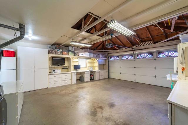 2708 MEDFORD CT, Carlsbad CA: https://media.crmls.org/mediaz/811d22c1-b2e7-4691-90a8-cf46e0b34872.jpg