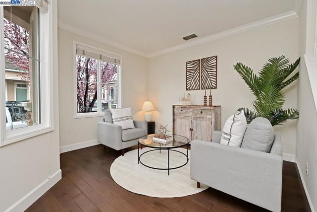 10 Almond Orchard Ln, San Ramon CA: https://media.crmls.org/mediaz/811d591d-59b3-41bb-a183-766fda1fe24d.jpg