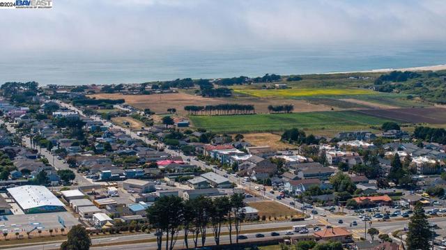 402 Laurel, Half Moon Bay, California 94019, 2 Bedrooms Bedrooms, ,2 BathroomsBathrooms,Condominium,For Sale,Laurel,41067718