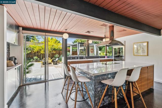 232 Clyde Dr, Walnut Creek CA: https://media.crmls.org/mediaz/811e954c-8cc9-4043-a50b-562e5cfff44c.jpg