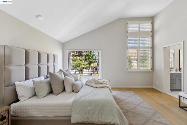 Image 33 of 60 For 674 Crystal Ct