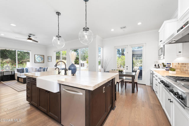 976 Blackbourne, Oak Park CA: https://media.crmls.org/mediaz/811fb433-2ad7-4da7-bd67-6781df1387ac.jpg