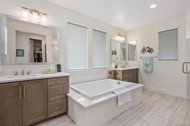 303 Ventasso Way, Fallbrook CA: https://media.crmls.org/mediaz/812057ee-8c1a-483e-bb09-f791a2e2d50c.jpg
