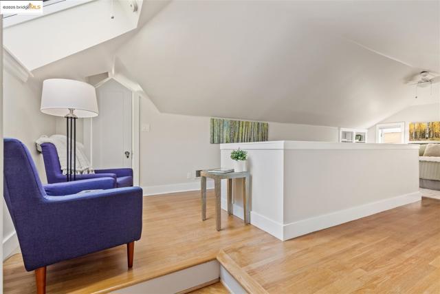 61 Wildwood Ave, Piedmont CA: https://media.crmls.org/mediaz/81207261-6b67-43ee-9fd5-39f2f7665860.jpg