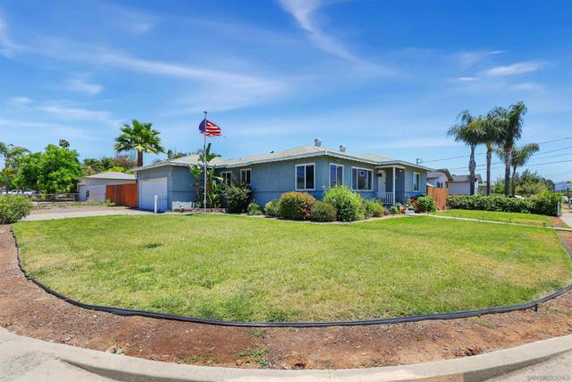 750 Fern St, Escondido CA: https://media.crmls.org/mediaz/81209bfc-6ff7-4bd8-8b67-c6521cf272a1.jpg