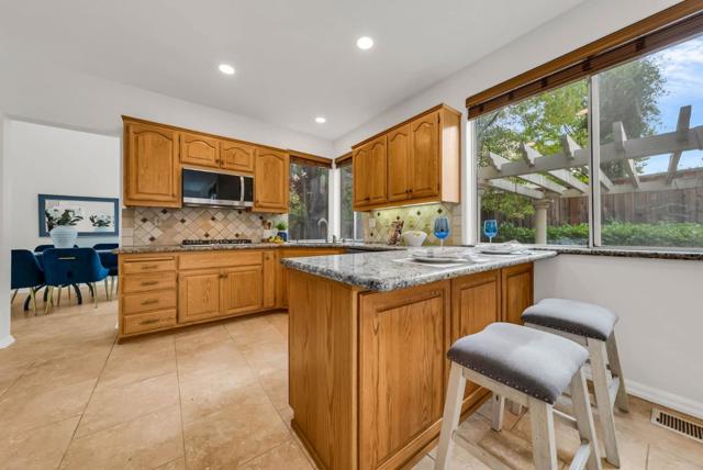 221 Victory Circle, San Ramon CA: https://media.crmls.org/mediaz/8120ab07-8ea0-4635-ba61-7e410efb141d.jpg