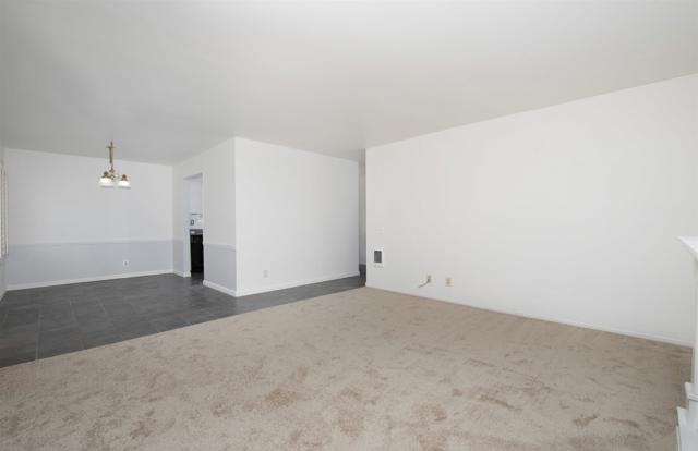4402 Shearwater Way, Oceanside CA: https://media.crmls.org/mediaz/8120ab1a-45e5-4125-bb4c-ec00b41ec619.jpg