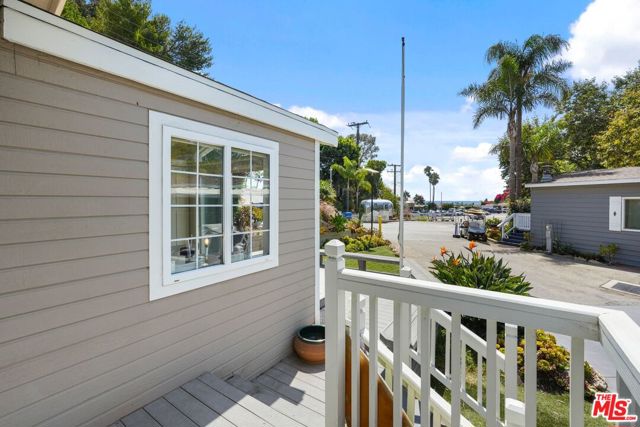 31 Paradise Cove Road, Malibu CA: https://media.crmls.org/mediaz/8120d5c2-61c9-4c50-8e3a-2c2cd0d6b0da.jpg