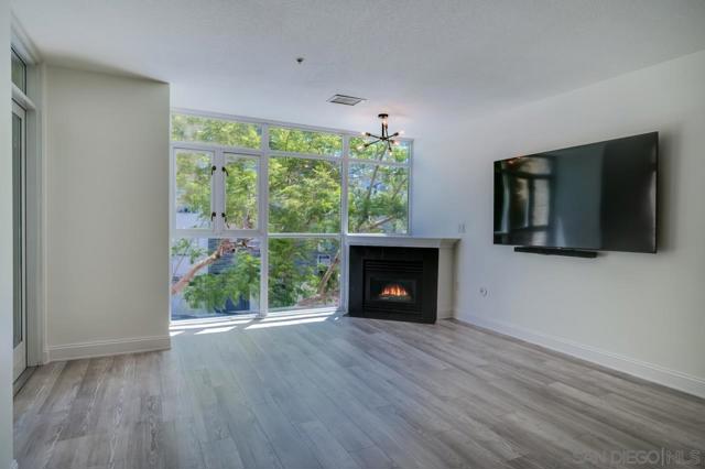850 Beech St, San Diego CA: https://media.crmls.org/mediaz/81215e60-0bee-4e25-89b8-3ae9b6ef50c3.jpg