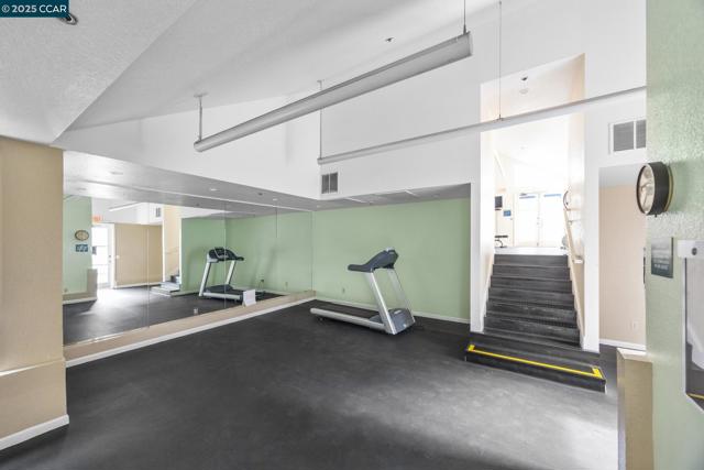 535 Pierce St, Albany CA: https://media.crmls.org/mediaz/8121ba8b-ecb3-411e-ac41-cbb89bc6c95c.jpg