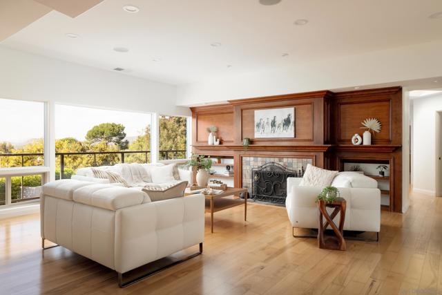 16204 Orchard Bend Rd, Poway CA: https://media.crmls.org/mediaz/81220cbd-0a65-4fd2-8209-1529de415119.jpg
